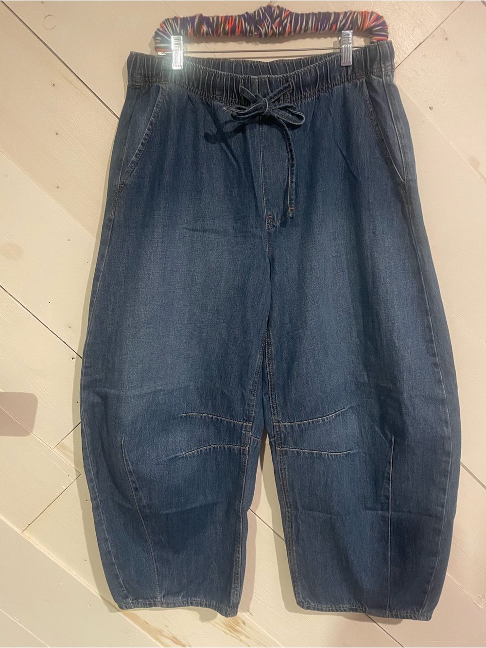 Old Navy pull on barrel jeans